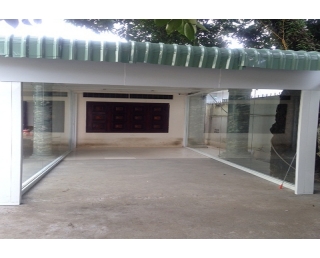 Vách Kính 10 Ly Cường Lực 